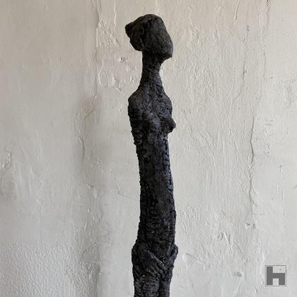 sculpture of a women 