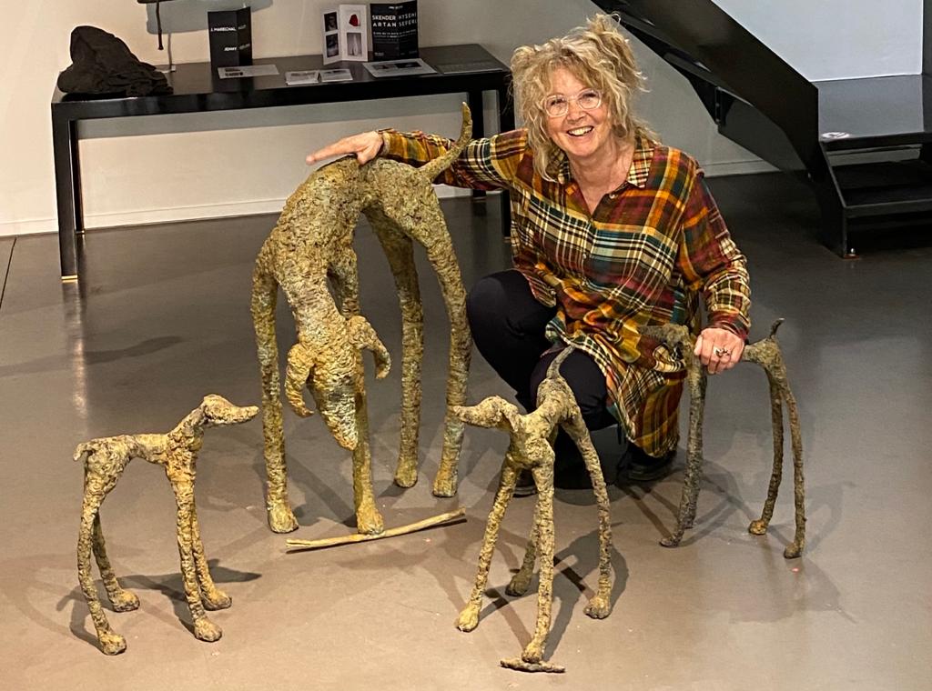 jenny and the dogs - sculptures belgian art