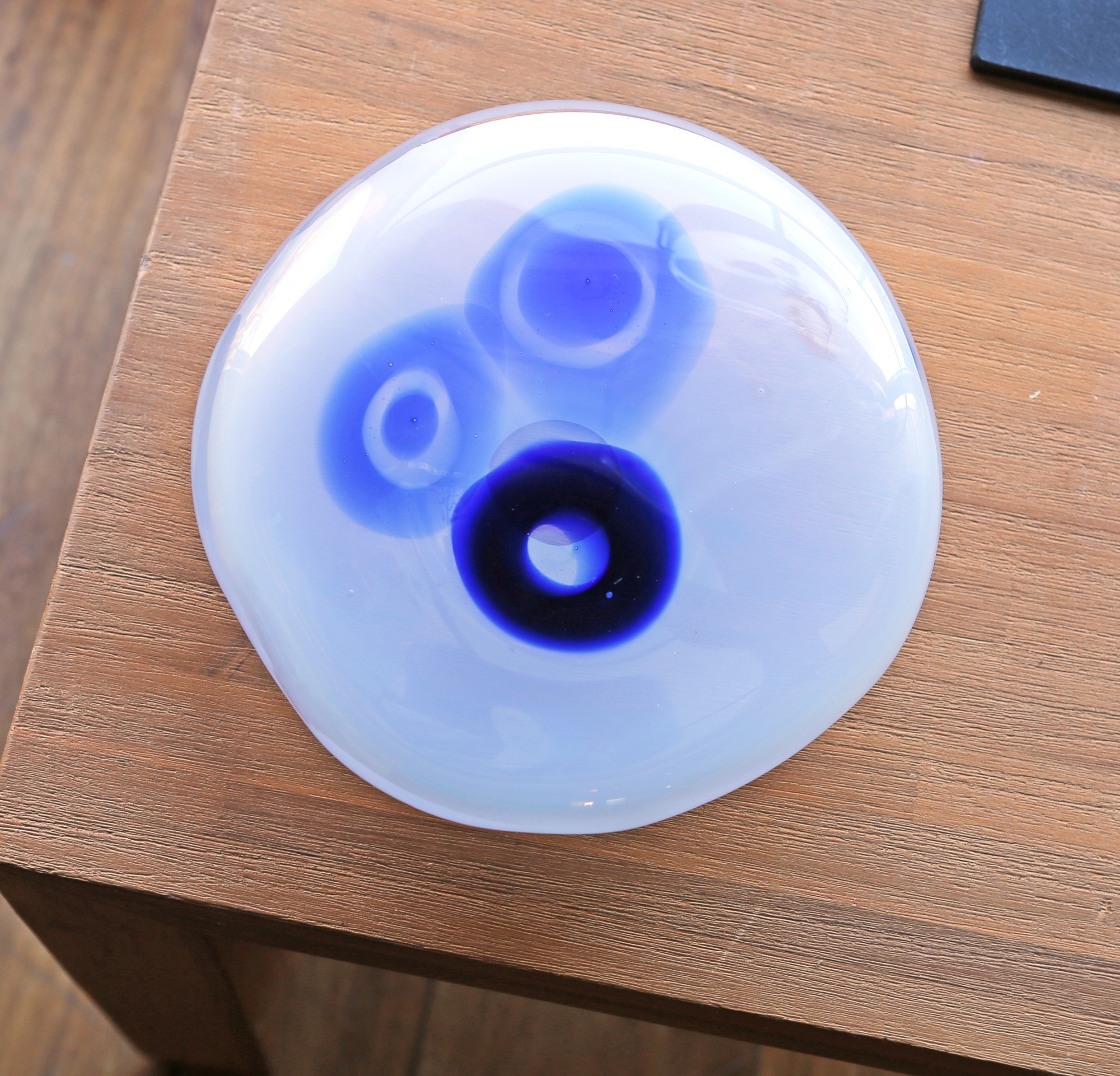 Seeds, blown glass pebble, opalino white & blue