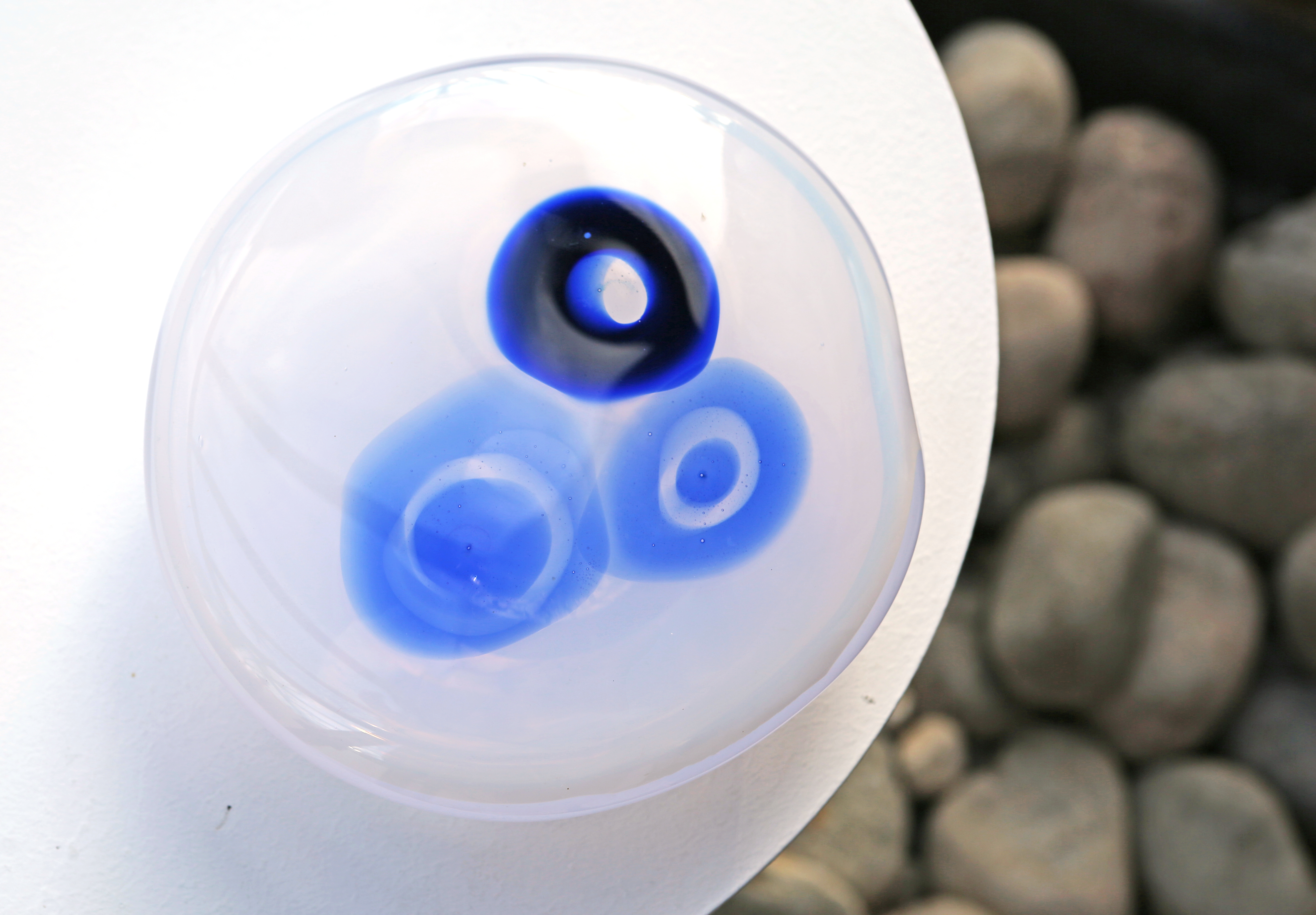 Seeds, blown glass pebble, opalino white & blue