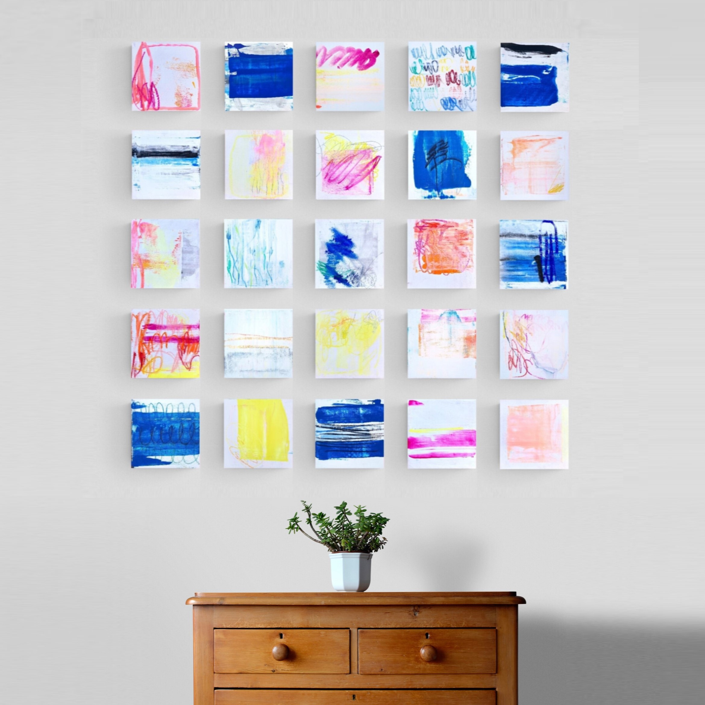 Oeuvre contemporaine 120/120/3cm, acrylique, encres, marqueurs, pastels, crayons sur 25 panneaux de bois 20/20/3cm. Bords peints, 2024, Roxane Malu