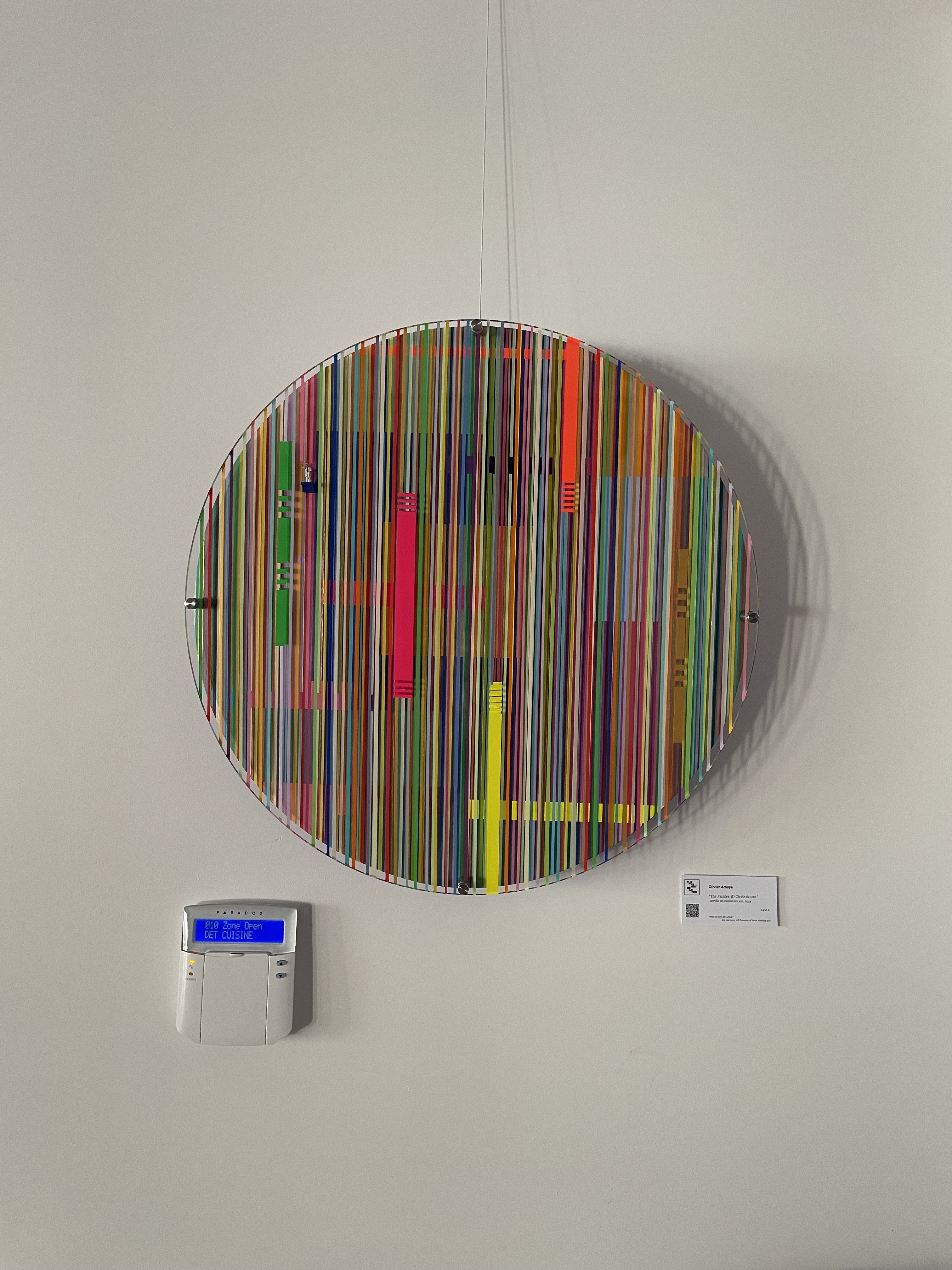 peinture dans un cadre rond lignes