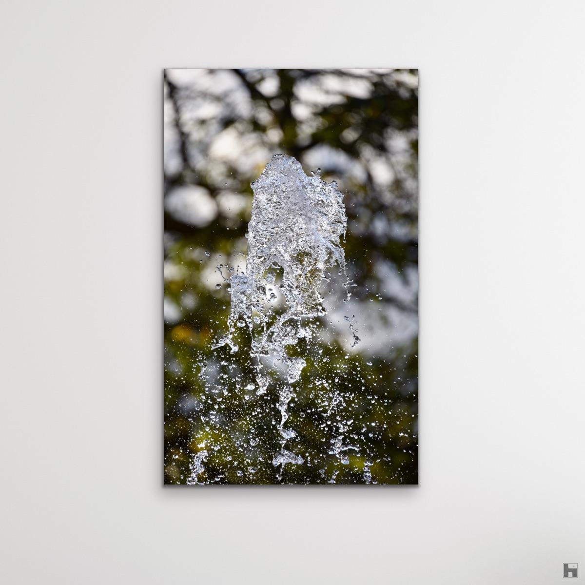 "Masquerade", magic of water