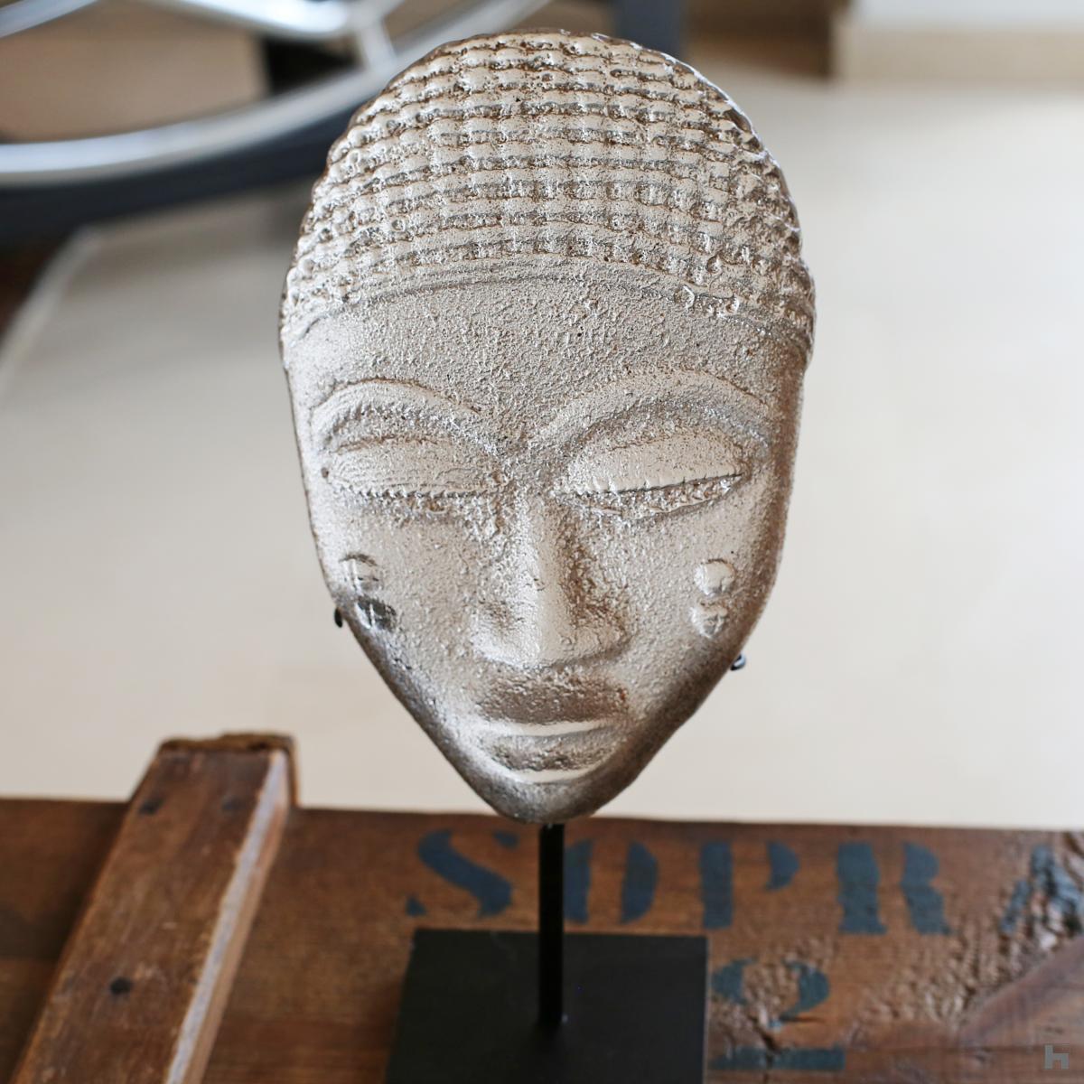 Bini Edo mask in cast glass