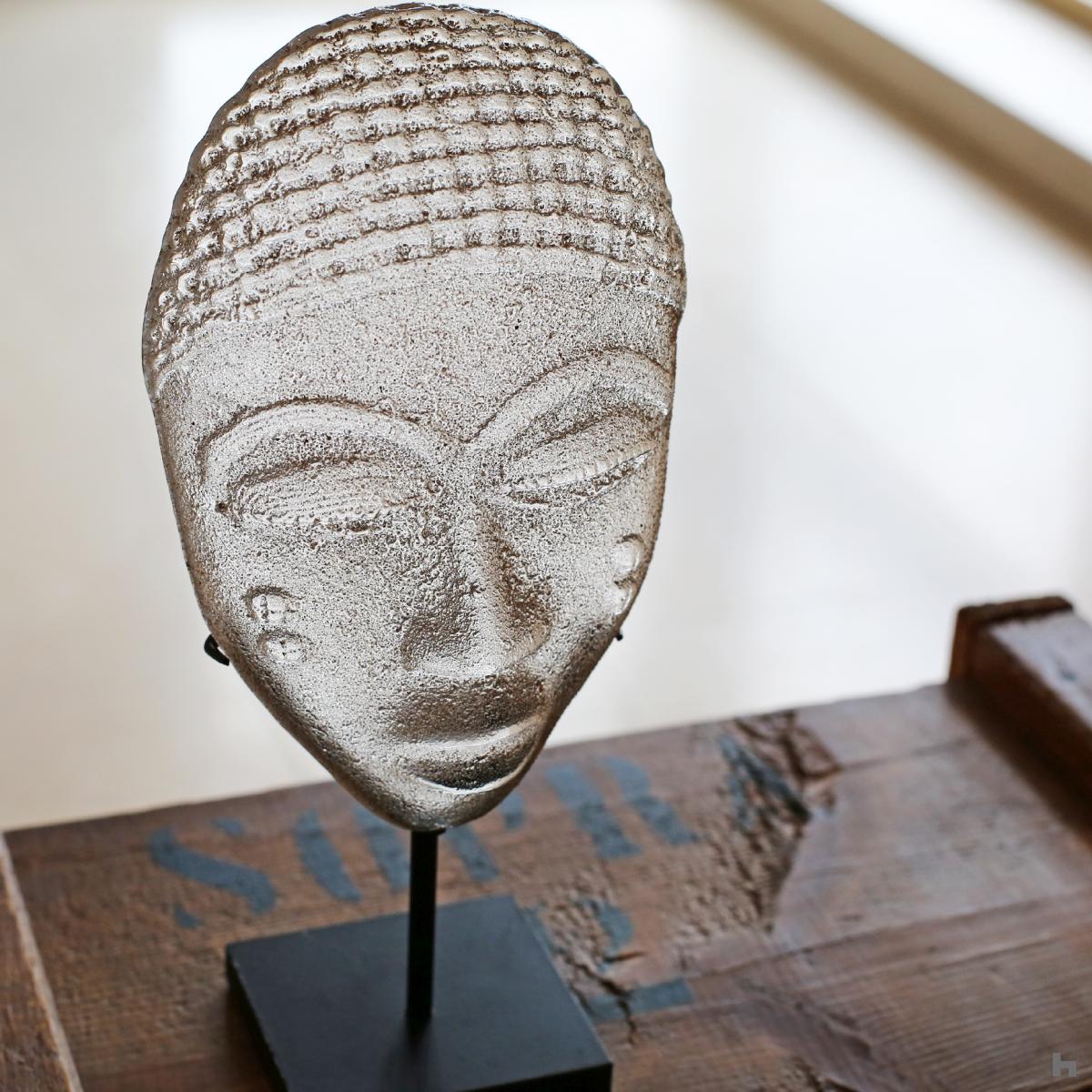 ROOTS, Bini Edo mask (Benin)