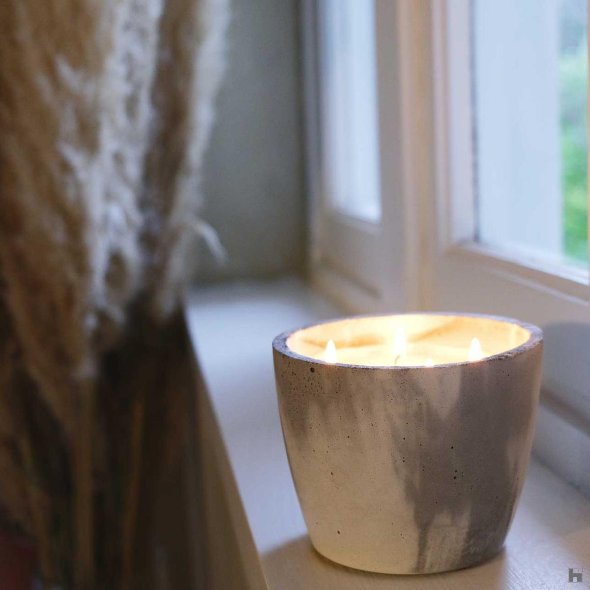 Terrae, design fragrance-free candle candle made of concrete and vegetable wax