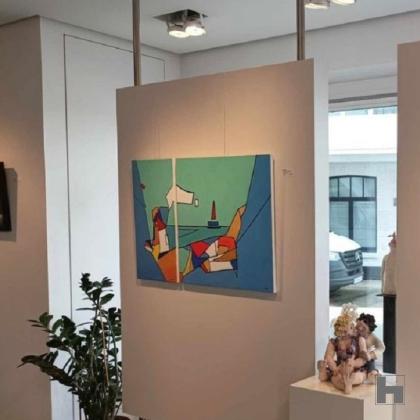 Dans la galerie 