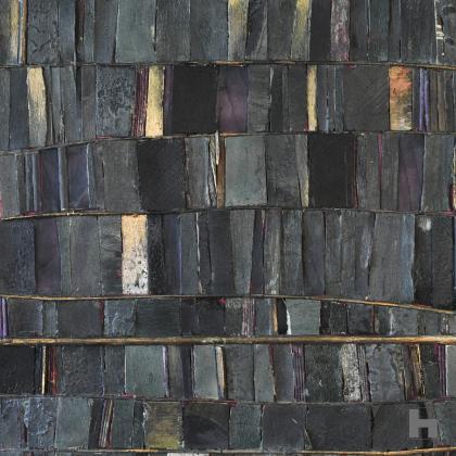 Composition géométrique. Collage de bois coloré bleus noirs et or.