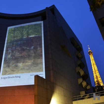 'Flâneuse' displayed in a nighttime beaming event in Paris
