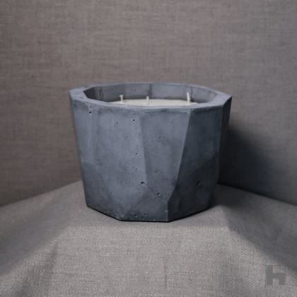Terrae, large candle scented with Cedar of Lebanon, design in concrete and vegetable wax