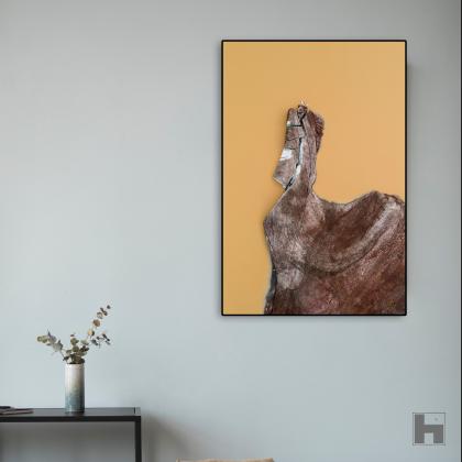 Trojan Horse en contexte, accroché au mur.